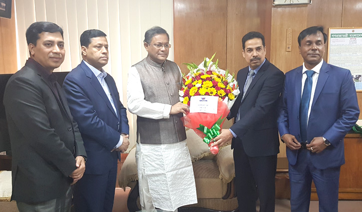 Walton greets 3 new ministers