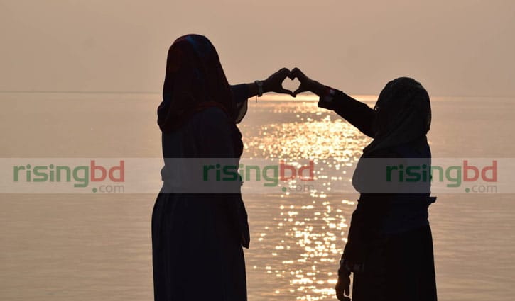 পড়ন্ত বিকেলে উড়ন্ত মন