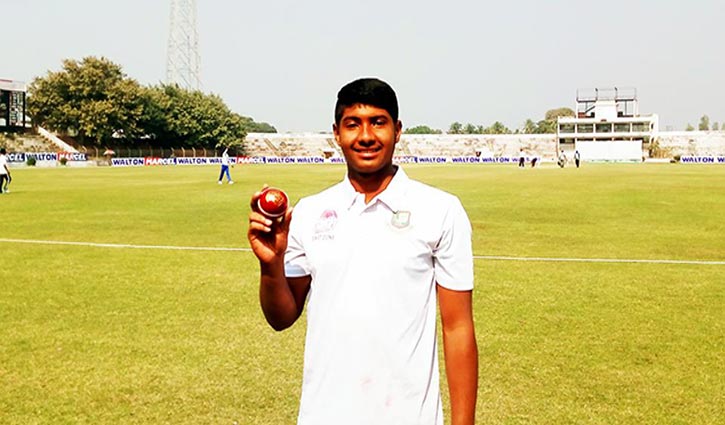 সেন্ট্রাল জোনকে ১৬১ রানের লক্ষ্য দিল ইস্ট জোন সেন্ট্রাল জোনকে ১৬১ রানের লক্ষ্য দিল ইস্ট জোন