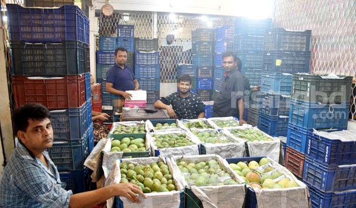 চট্টগ্রামে ফলের রাজ্য ফলমন্ডি