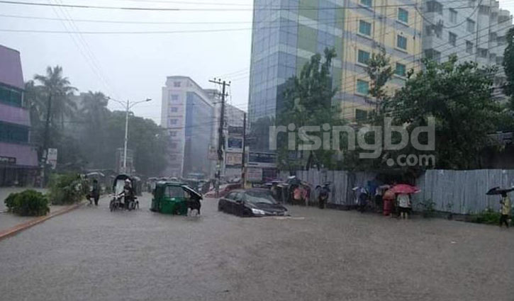 টানা বর্ষণে জলাবদ্ধ চট্টগ্রাম, পাহাড় ধসের আশঙ্কা