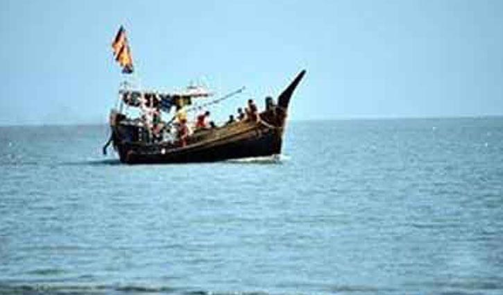 উত্তাল সাগর থেকে বিকল ট্রলারসহ ৩৮ যাত্রী উদ্ধার উত্তাল সাগর থেকে বিকল ট্রলারসহ ৩৮ যাত্রী উদ্ধার