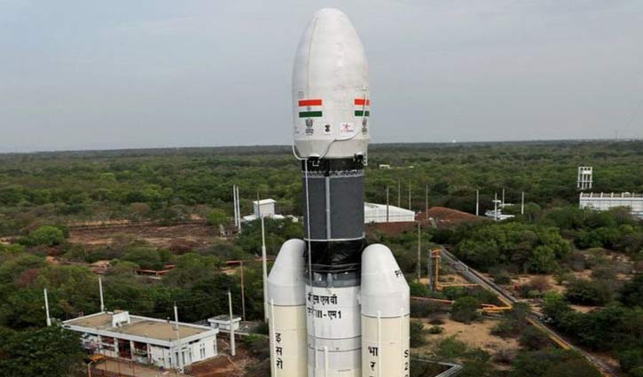 India halts space mission an hour before launch