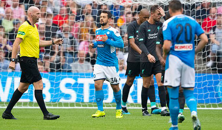 লিভারপুলকে উড়িয়ে দিল নাপোলি