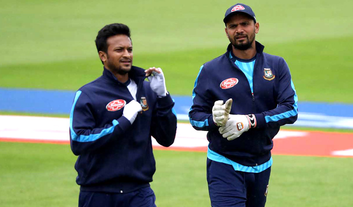 মাশরাফির নেতৃত্বে শ্রীলঙ্কায় খেলবে বাংলাদেশ মাশরাফির নেতৃত্বে শ্রীলঙ্কায় খেলবে বাংলাদেশ