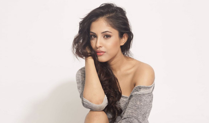 ছবিতে প্রিয়া ছবিতে প্রিয়া