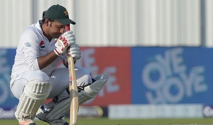 টেস্টে অধিনায়কত্ব হারাচ্ছেন সরফরাজ