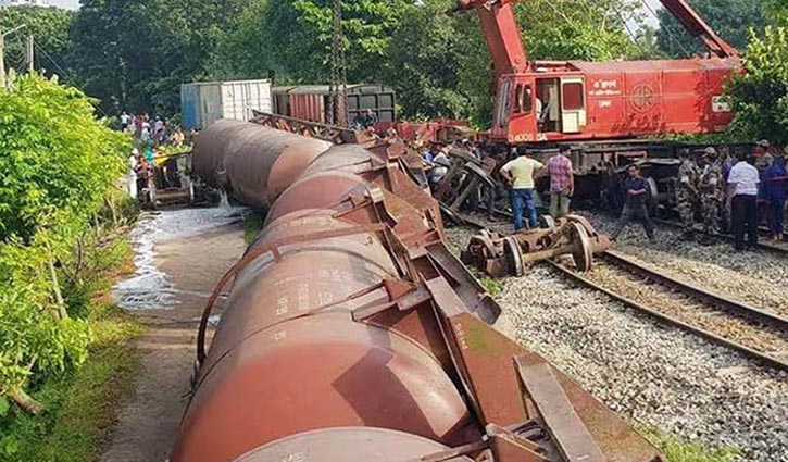 Rajshahi’s rail link with country’s other parts halted