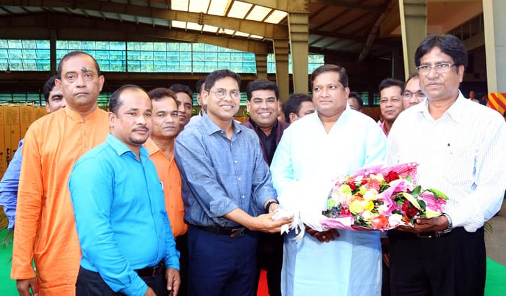 ওয়ালটন কারখানা পরিদর্শনে যুব ও ক্রীড়া প্রতিমন্ত্রী ওয়ালটন কারখানা পরিদর্শনে যুব ও ক্রীড়া প্রতিমন্ত্রী