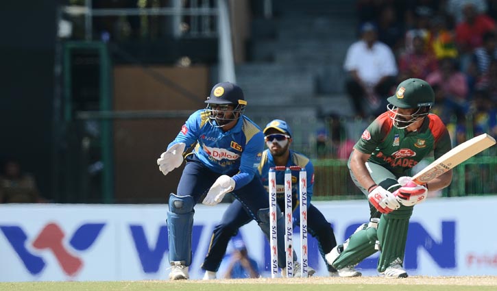Bangladesh in trouble losing 5 wickets early
