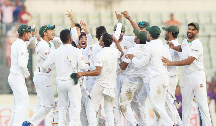 ‘টেস্টে ক্রিকেটার পাওয়া মুশকিল’