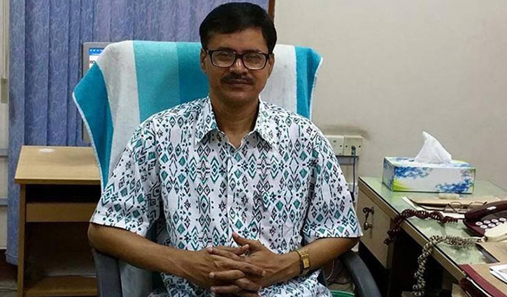 ঘুষ নয়, তথ্য পাচারের অভিযোগে এনামুল বাছির বরখাস্ত ঘুষ নয়, তথ্য পাচারের অভিযোগে এনামুল বাছির বরখাস্ত