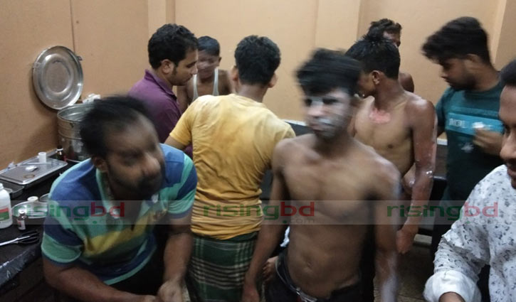 মাইক্রোবাসের সিলিন্ডার বিস্ফোরণ, দগ্ধ ১৫