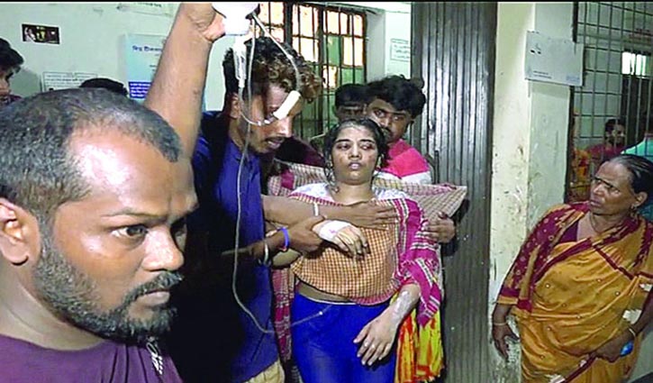 College girl set on fire in Narsingdi, one held
