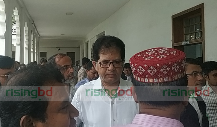 নিঃশর্ত ক্ষমা চাইলেন চেয়ারম্যান নিঃশর্ত ক্ষমা চাইলেন চেয়ারম্যান