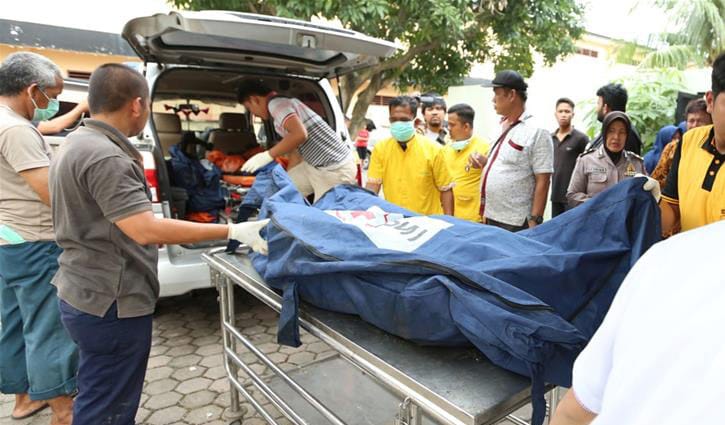 Children among 30 killed in Indonesia matchstick factory fire