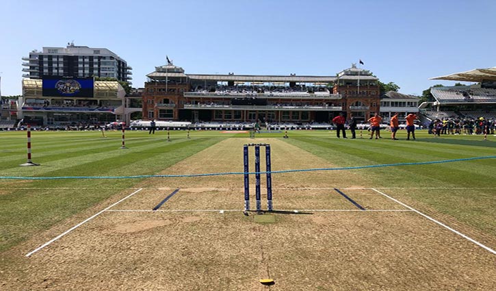 টস জিতে ব্যাটিংয়ে অস্ট্রেলিয়া