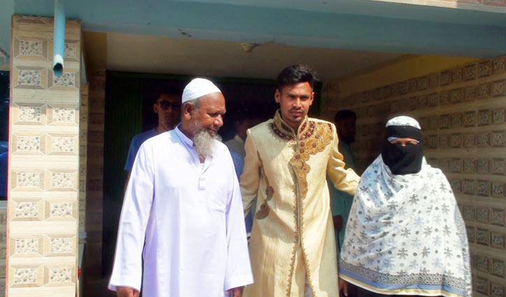 মায়ের পছন্দের পাত্রীকে বিয়ে করলেন মুস্তাফিজ