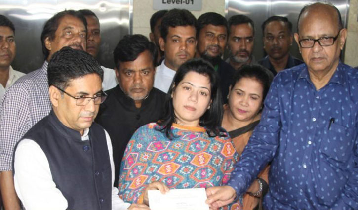 PM donates Tk 10 lakh to ATM Shamsuzzaman
