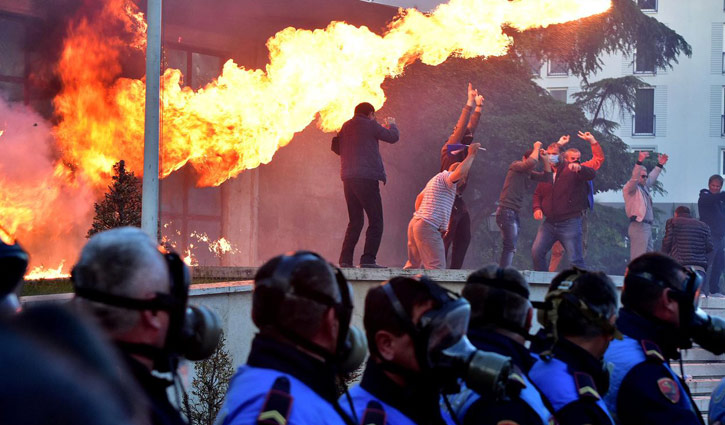 Petrol bombs hurled at Albania PM's office