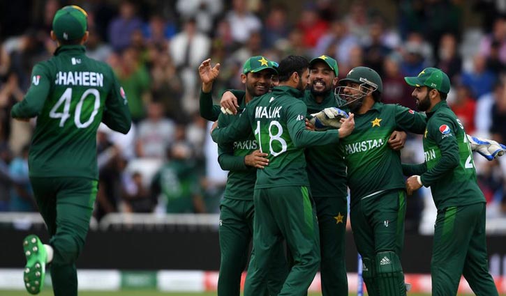 Pakistan shock England in Cricket World Cup