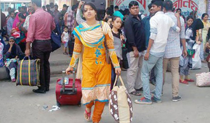 Holidaymakers returning to Dhaka after Eid