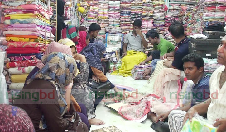 গোপালগঞ্জে জমে উঠেছে ঈদের বাজার