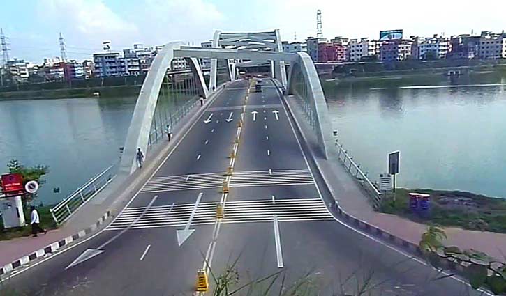 Motorcyclist killed in Hatirjheel road crash