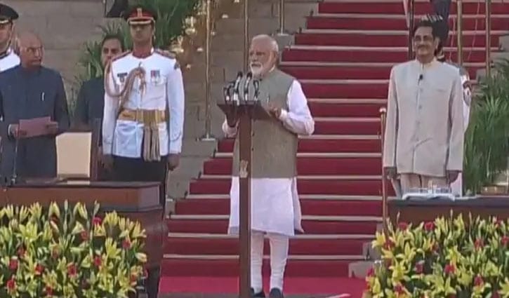 দ্বিতীয় মেয়াদে প্রধানমন্ত্রীর শপথ নিলেন মোদি দ্বিতীয় মেয়াদে প্রধানমন্ত্রীর শপথ নিলেন মোদি