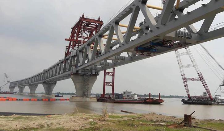 দৃশ্যমান হচ্ছে পদ্মা সেতুর ২ কিলোমিটার দৃশ্যমান হচ্ছে পদ্মা সেতুর ২ কিলোমিটার