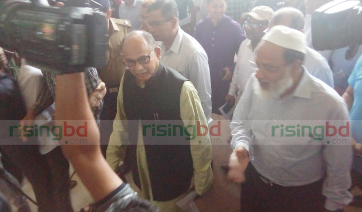 অ্যাপসে মিলছে না টিকিট, ব্যর্থতার দায় নিলেন মন্ত্রী