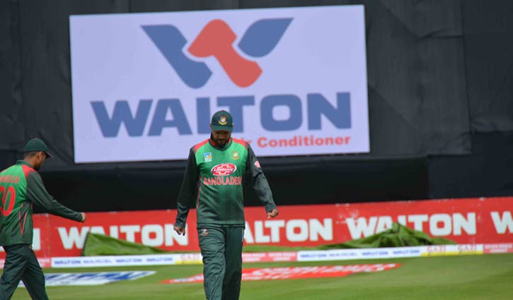 Tri-nation series: Bangladesh bowling against Ireland
