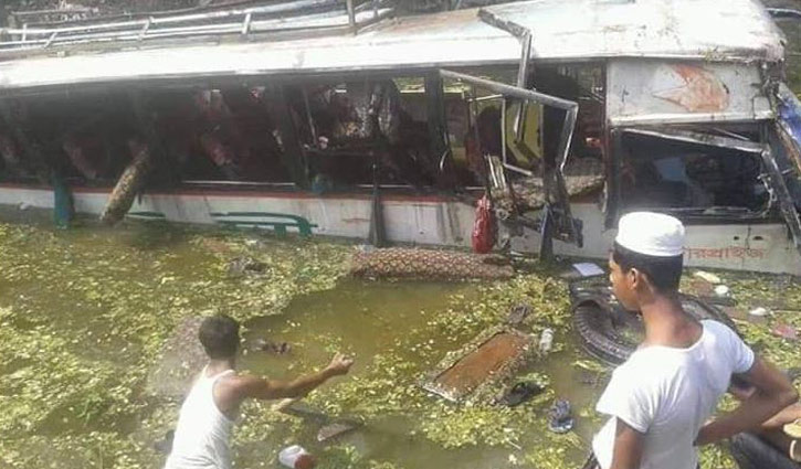 3 killed as bus falls into ditch in Noakhali