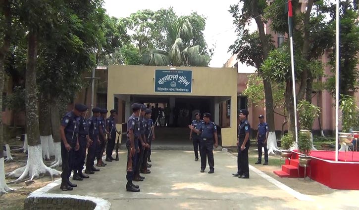 মিঠামইনে পুলিশের সাথে বন্দুকযুদ্ধে মাদক ব্যবসায়ী গুলিবিদ্ধ মিঠামইনে পুলিশের সাথে বন্দুকযুদ্ধে মাদক ব্যবসায়ী গুলিবিদ্ধ