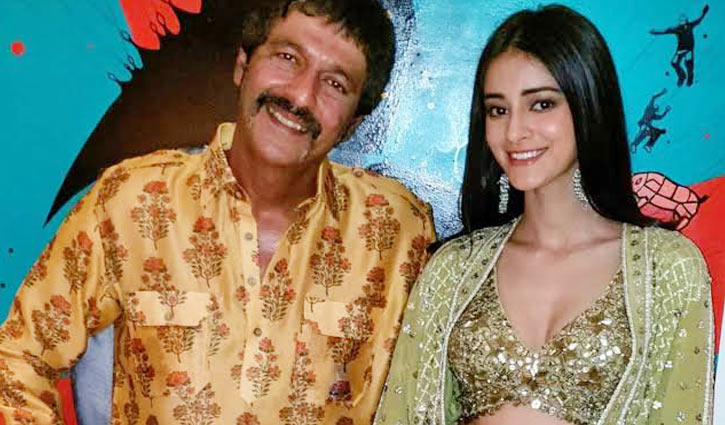 বাবার পোশাকও পরেন অনন্যা