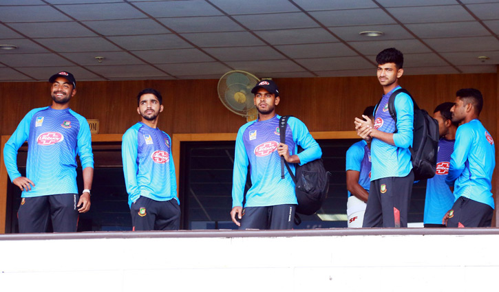 পিঙ্ক বলে টেস্ট, উন্মাদনার সঙ্গে আছে ভয়ও পিঙ্ক বলে টেস্ট, উন্মাদনার সঙ্গে আছে ভয়ও