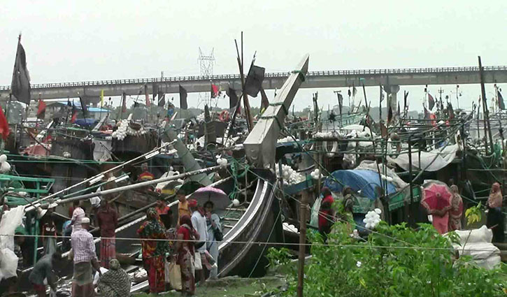 বাগেরহাটের গ্রামে গ্রামে মাইকিং চলছে বাগেরহাটের গ্রামে গ্রামে মাইকিং চলছে