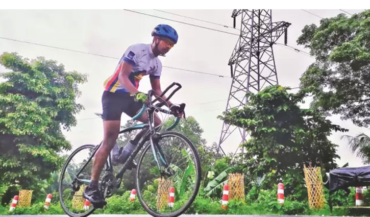 সাইকেলে ১৫ দিনে ৬৪ জেলায় সাইকেলে ১৫ দিনে ৬৪ জেলায়
