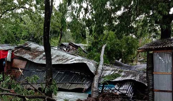 Cyclone Bulbul: 3 killed in Khulna, Patuakhali Cyclone Bulbul: 3 killed in Khulna, Patuakhali