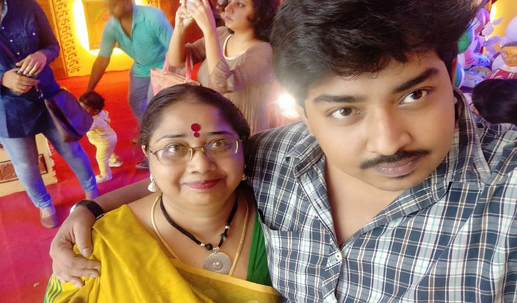 মায়ের জন্য পাত্র খুঁজছেন ছেলে মায়ের জন্য পাত্র খুঁজছেন ছেলে