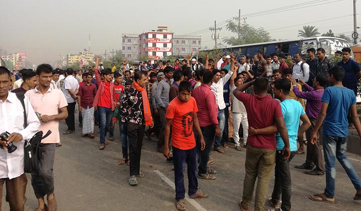 Transport workers block Gazipur road