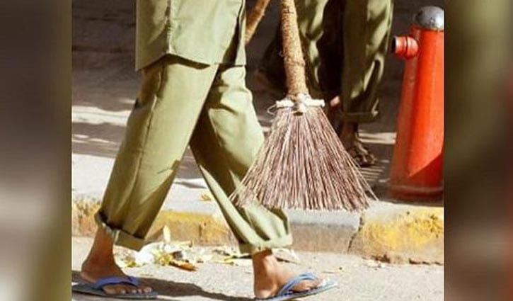 ঝাড়ুদার পদে ৩৫০০ ইঞ্জিনিয়ার-এমবিএ পাস প্রার্থী!