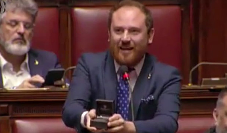 Italian MP proposes during parliament session