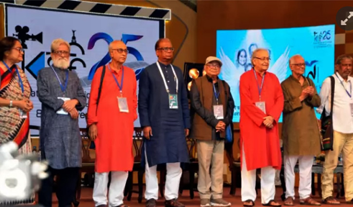 কলকাতা উৎসবে নাসির উদ্দীন ইউসুফকে সংবর্ধনা কলকাতা উৎসবে নাসির উদ্দীন ইউসুফকে সংবর্ধনা