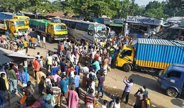 থ্রি-হুইলার চলার দাবি চালকদের থ্রি-হুইলার চলার দাবি চালকদের
