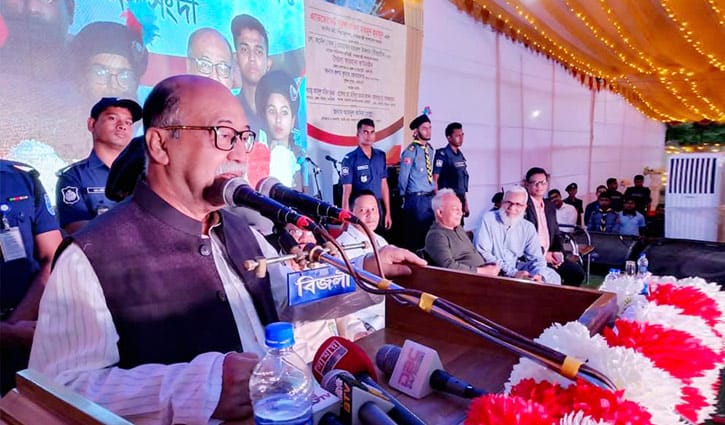 টেকসই উন্নয়নে সরকার কাজ করছে : শিল্পমন্ত্রী টেকসই উন্নয়নে সরকার কাজ করছে : শিল্পমন্ত্রী