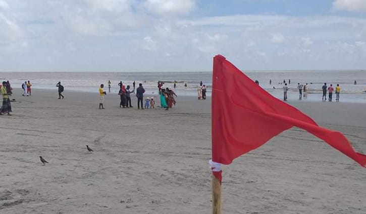 কুয়াকাটা ছাড়ছেন পর্যটক কুয়াকাটা ছাড়ছেন পর্যটক