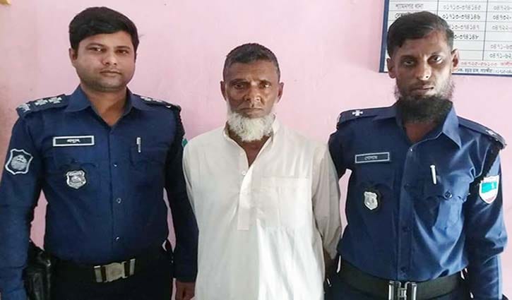 মিষ্টি খাওয়ানোর নামে ছাত্রীকে ধর্ষণের চেষ্টা, শিক্ষক আটক