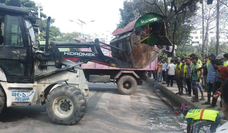 উত্তরায় তিন শতাধিক অবৈধ স্থাপনা উচ্ছেদ