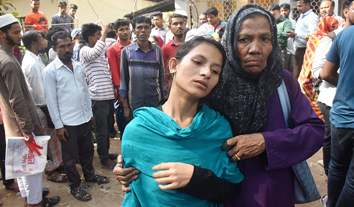 স্ত্রী-সন্তানের কাছে আর ফেরা হলো না নুরুলের স্ত্রী-সন্তানের কাছে আর ফেরা হলো না নুরুলের